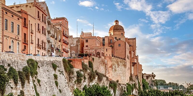 Cagliari Freebird Havayolları ile 4 Gece 5 Gün