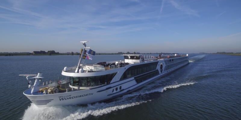 İzmir Çıkışlı Sonbaharda Muhteşem Tuna Nehri (Charter)