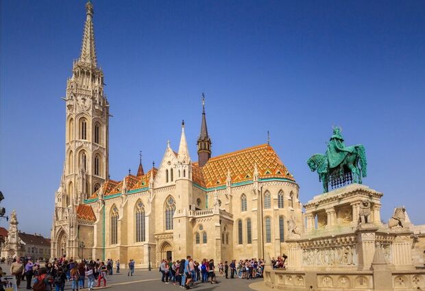 PGS Hy ile Grand Orta Avrupa & Hallstatt ve Salzburg Turu (PRG-BUD)