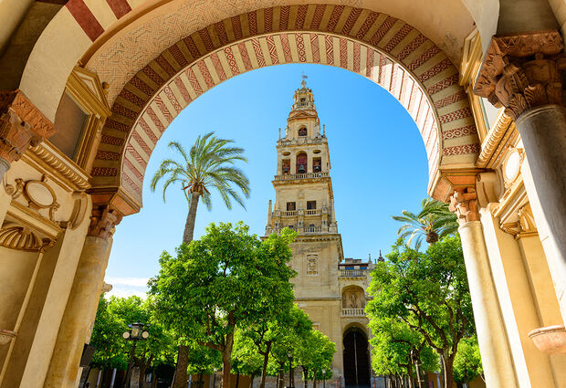 Madrid & Valencıa & Barcelona Özel Havayolları ile 4 Gece