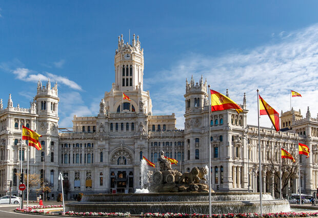 THY ile Grand İspanya ve Endülüs Turu - (BCN-MAD)