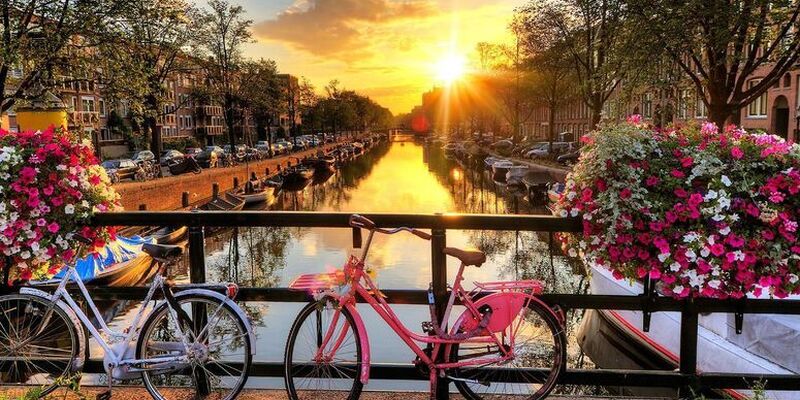 Benelüx & Paris Turu 7 Gece 8 Gün 2025 - (AMS-AMS)