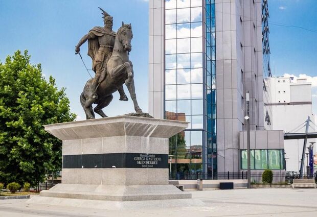 Kosovalı Büyük Balkanlar Turu AJet İle Extra Turlar ve Akşam Yemekleri Dahil BEG-SKP