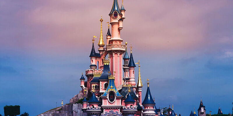 Sabiha Gökçen den AJET ile Paris Disneyland Turu 4 Gece 5 Gün 