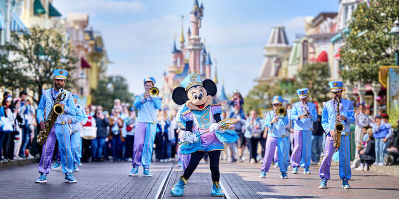 Sabiha Gökçen den AJET ile Paris Disneyland Turu 4 Gece 5 Gün 