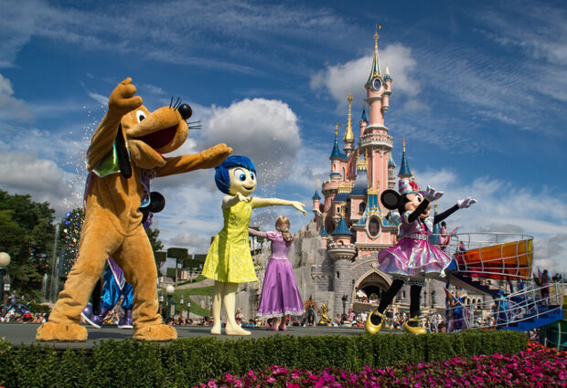 Sabiha Gökçen den AJET ile Paris Disneyland Turu 4 Gece 5 Gün 