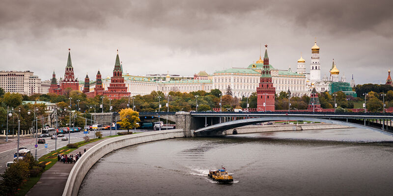 Kraliçe: St. Petersburg Turu - (LED)