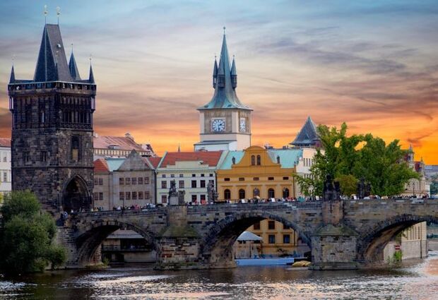 Yılbaşı Özel Dolu Dolu Orta Avrupa Turu Berlin & Prag Rotası