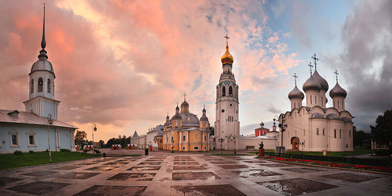 Bir Rusya Masalı Turu Moskova Şehir Turu & St. Petersburg Şehir Turu Dahil!!!