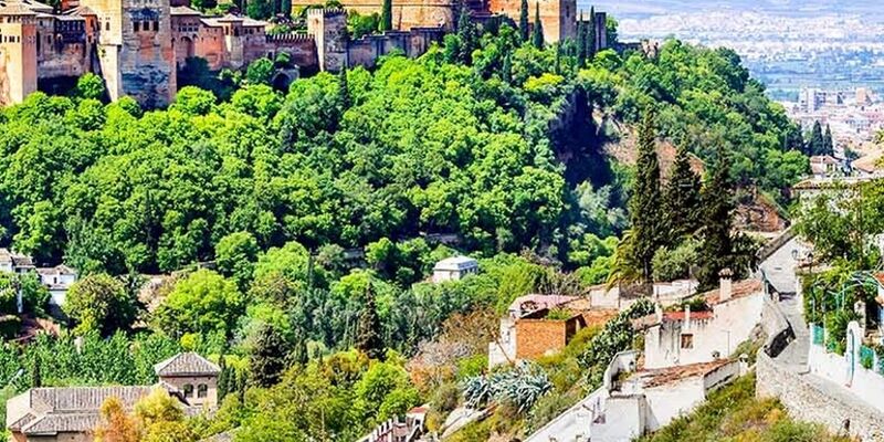 Antalya'dan Direkt Sefer ile Barcelona Rotası Turu