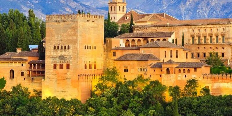 Antalya'dan Direkt Sefer ile Barcelona Rotası Turu