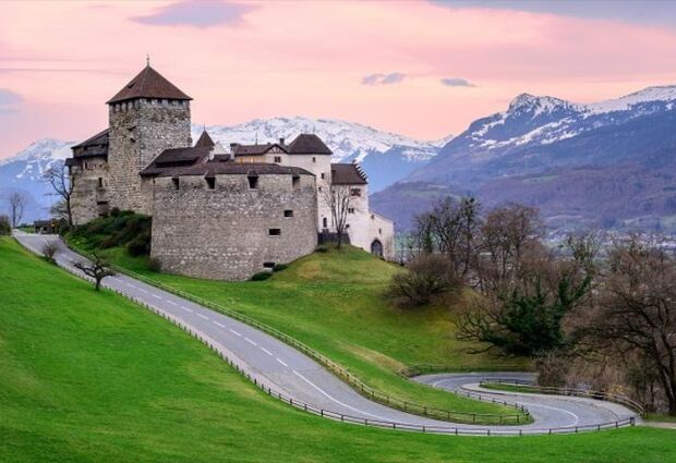 Süper Promo Alpler’de 5 Ülke Turu ve Bernina Ekspresi Rotası