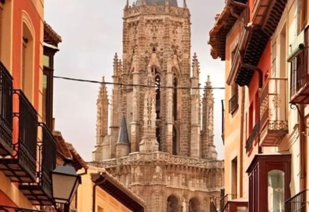 Mega İspanya & Endülüs Ve Turkuaz Sahiller Turu Pegasus Havayolları İle 7 Gece