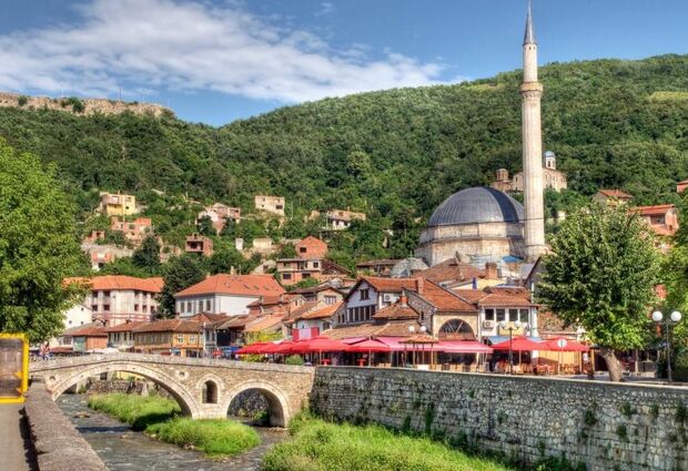 Kosovalı Büyük Balkanlar Turu AJet ile Extra Turlar ve Akşam Yemekleri Dahil TZL-TZL