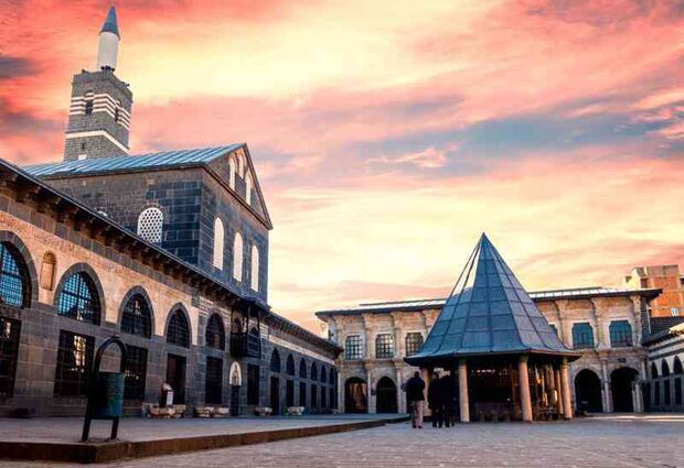 Ankara Çıkışlı Uçaklı Butik Gaziantep Şanlıurfa Mardin Diyarbakır Turu 2 Gece Otel Konaklamalı
