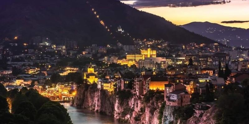 Dolu Dolu Gürcistan Turu Batum ve Tiflis Rotası