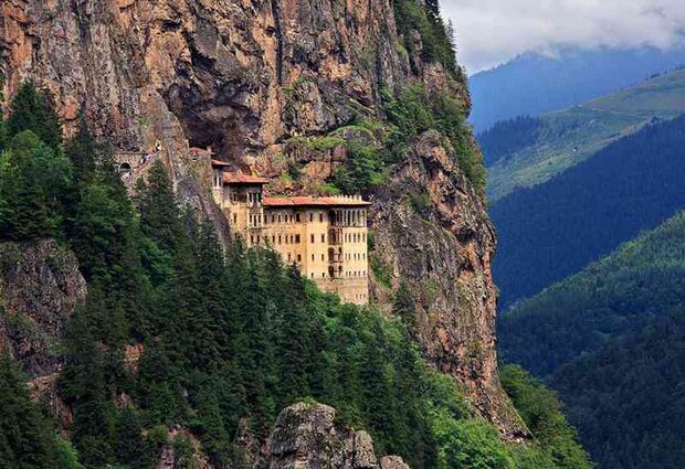 Uçaklı Karadeniz ve Batum Turu 3 Gece Otel Konaklamalı