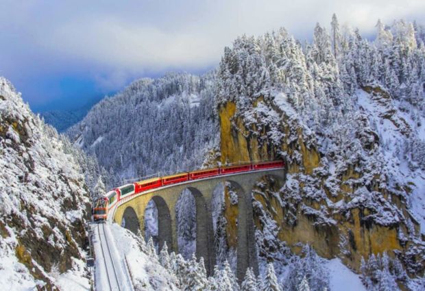 Bernina Express ile Noel Pazarları Pegasus Havayolları ile 4 Gece