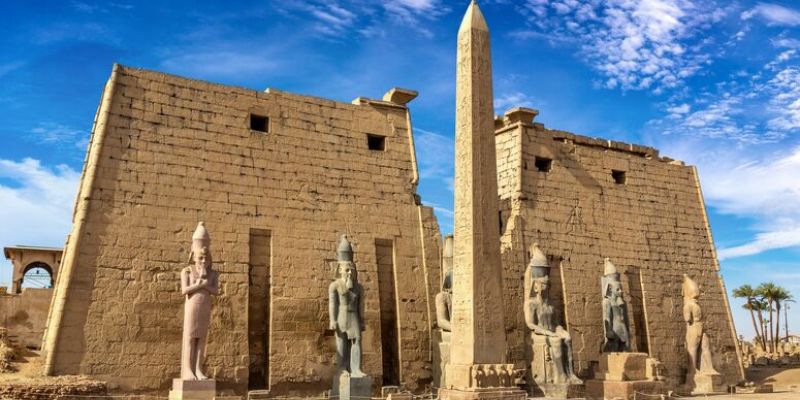Prestij Shakira Konseri Turu - 3 Gece 4 Gün AirCairo Havayolları İle Shakira Konseri Bileti, Giza Piramitleri Transferi ve Kahire Şehir Turu Dahil!