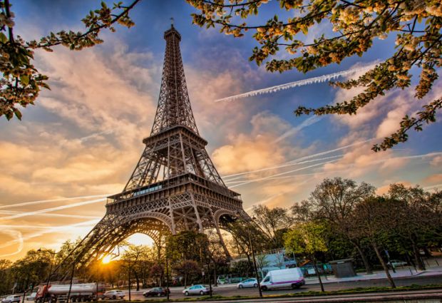 Paris & Disneyland Serüveni Turu Türk Hava Yolları ile 4 Gece CDG-CDG
