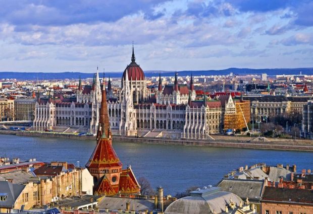 Orta Avrupa'nın Altın Üçgeni Cesky Krumlov & Bratislava Turları Dahil Sömestre Özel THY ile 7 Gece 8 Gün (BUD-PRG)