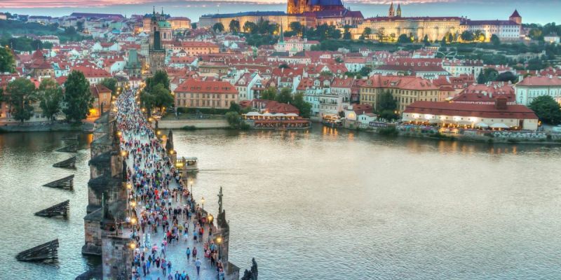 Orta Avrupa'nın Altın Üçgeni Cesky Krumlov & Bratislava Turları Dahil Sömestre Özel THY ile 7 Gece 8 Gün (BUD-PRG)