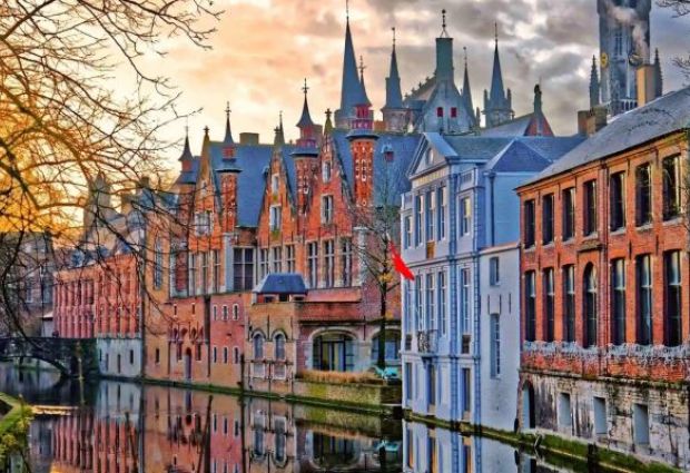 Benelüx & Paris & Alsace Promo Turu (Disneyland ve Giethoorn Hobbit Köyü Fırsatlarıyla) Ajet Hava Yolları ile 7 Gece