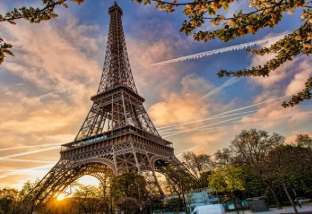 Paris Turu Pegasus Hava Yolları ile 3 Gece