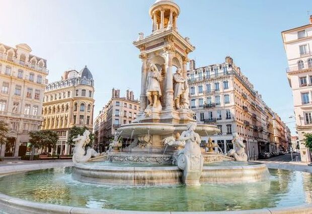 Alplerin Gölgesinde 5 Ülke Turu (Pegasus ile) (Sonbahar- Kış Dönemi) (7 Gece 8 Gün) (ZRH-ZRH)