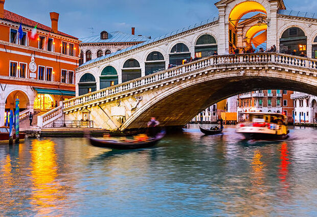 Floransa & Venedik Turu Pegasus Havayolları ile 4 Gece (VCE-BLQ) 