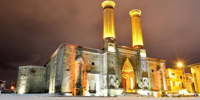 İzmir Kalkışlı Uçaklı Doğu Ekspresi Turu | 5 Gece 6 Gün