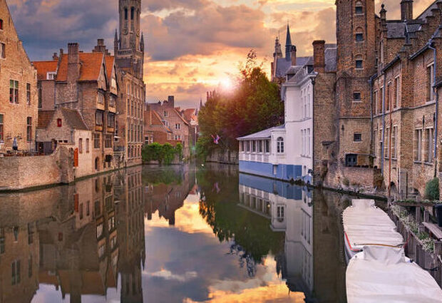 İzmir'den Direkt Sefer ile Sevgililer Gününe Özel Brüksel & Brügge Romantik Paris Turu Rotası