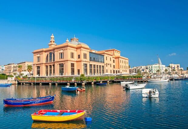 İzmir’den Direkt Sefer İle Güney İtalya Amalfi Kıyıları & Puglia & Capri Adası Turu Rotası