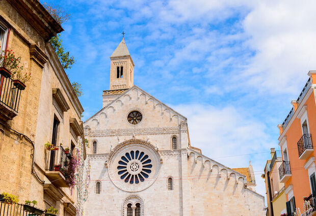 İzmir’den Direkt Sefer İle Güney İtalya Amalfi Kıyıları & Puglia & Capri Adası Turu Rotası