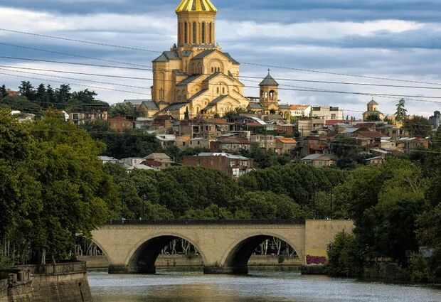 İzmir'den Direkt Sefer ile Tiflis & Kaheti Aşıklar Şehri ve Bağ Bozumu Rotası Turu