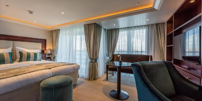 Ren Nehri'nde Noel Pazarları (BSL - CGN)