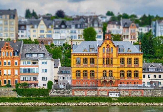 Ren Nehri’nde Noel Pazarları (CGN - ZRH)