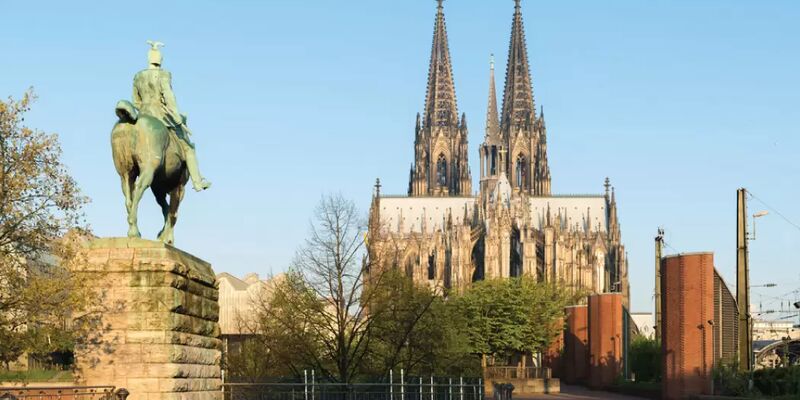 Adana'dan Benelüx & Paris & Köln & Turu - SunExpress Havayolları ile - 7 Gece