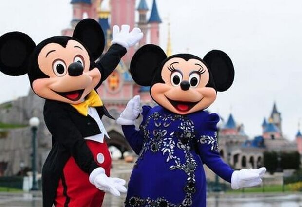 İzmir den SunExpress ile Paris - Disneyland Turu 4 Gece 5 Gün